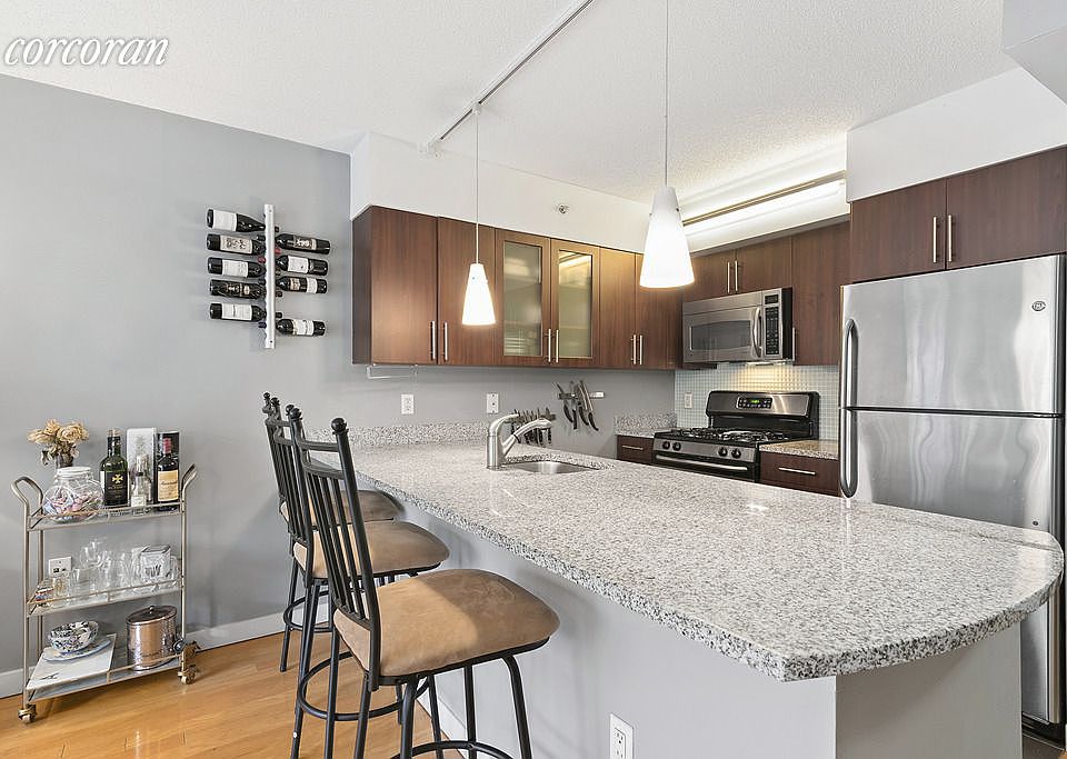 1st image of 555 W 23rd St APT S3e