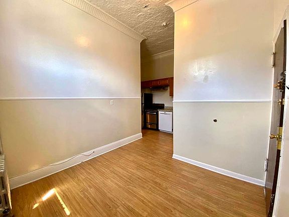 2nd image of 471 Carroll St #1R