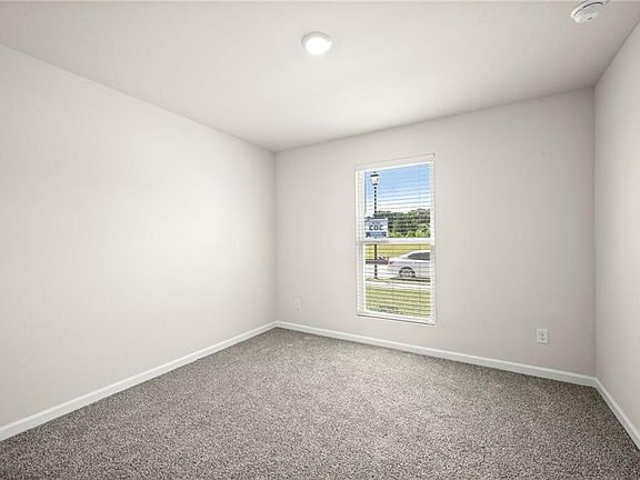 3rd image of 40096 Ryan St