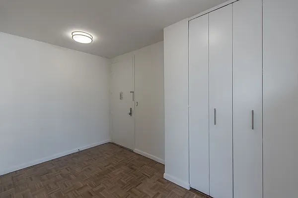 Rented by Solow Realty | media 4