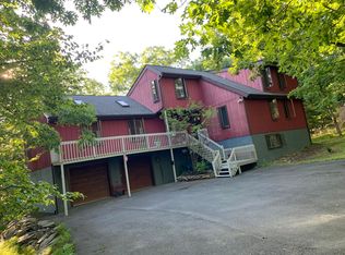325 Manchester Dr, Bushkill, PA 18324