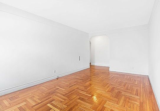 3rd image of 209 W 104th St APT 6H