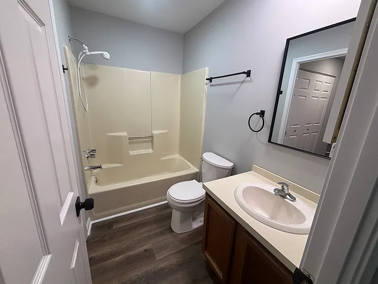 1414 Cambridge Ct — Photo 11