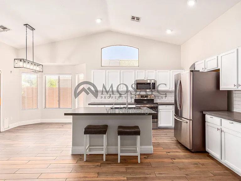 3381 E Flamingo Ct — Photo 11