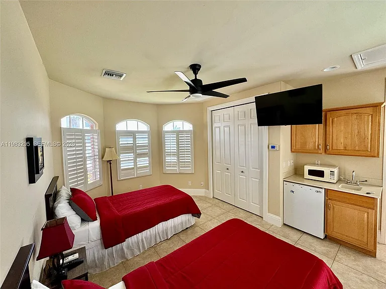 1740 Ludlow Rd — Photo 15