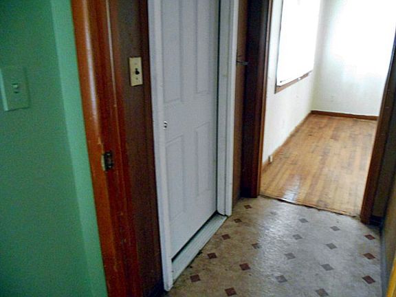 3rd image of 3004 N Michigan St