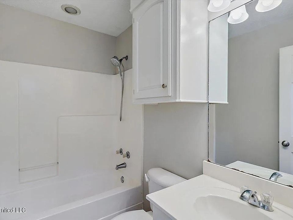 1st image of 104 Holmar Dr