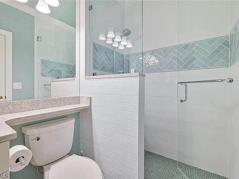 5000 Royal Shores Dr #101 — Photo 34