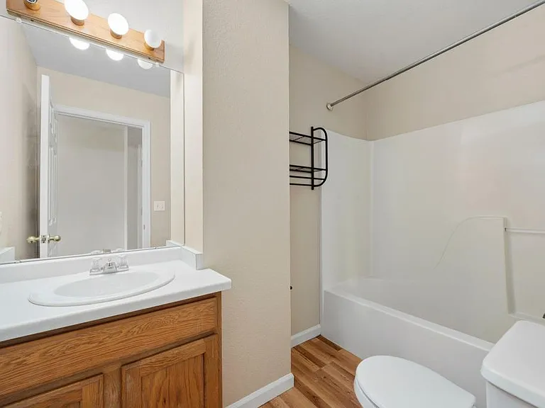 698 Eagle Dr — Photo 14