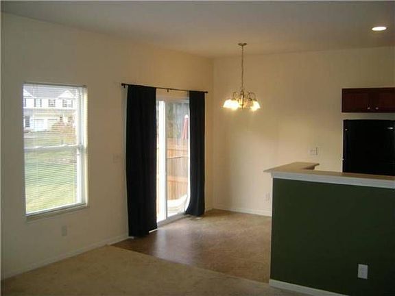 4th image of 1213 Park Dr
