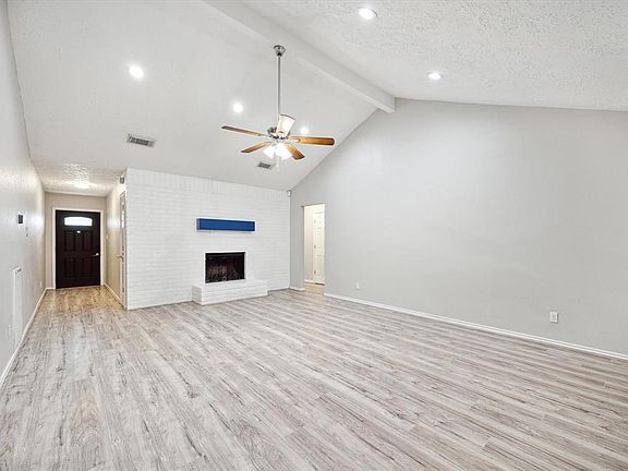 3rd image of 3726 Maplewood Drive
