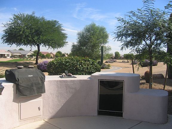 Bar-B-Q overlooking golf course