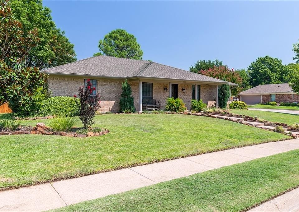 1st image of 225 Carolyn Dr