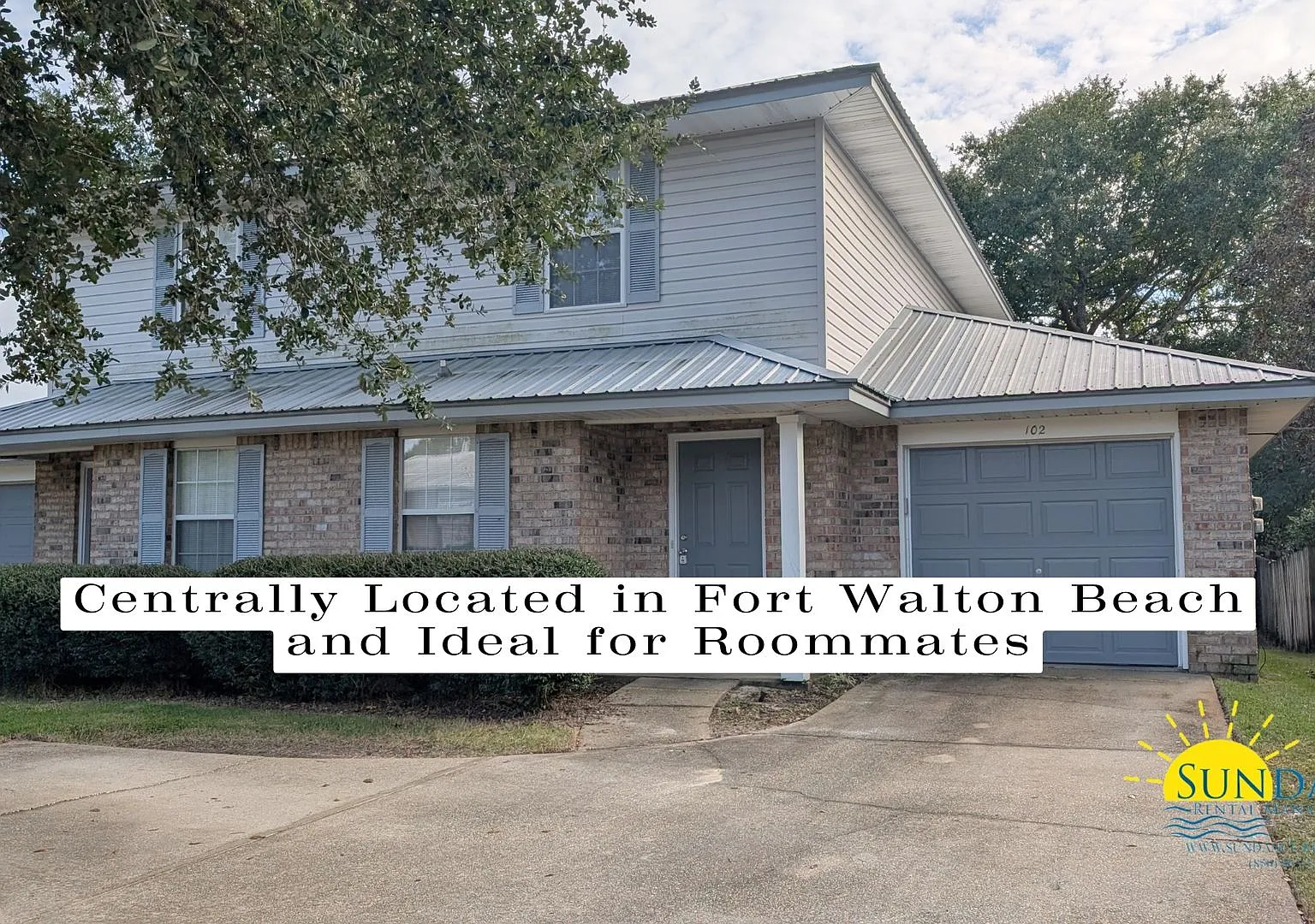 2 Bedroom 2.5 Bath Townhome Centrally Located in Fort Walton Beach! — Photo 1