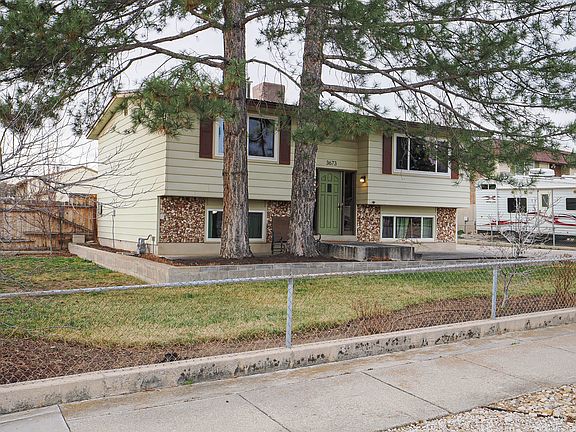 2nd image of 3673 Decatur Cir