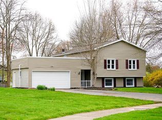 72 Cherry Creek Ln, Rochester, NY 14626