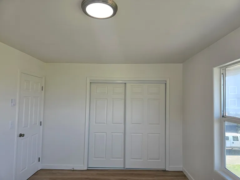 338 SW Woods St #2 — Photo 4