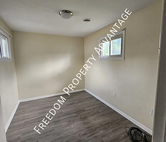 130 Hall Ave #BOTTOM — Photo 20