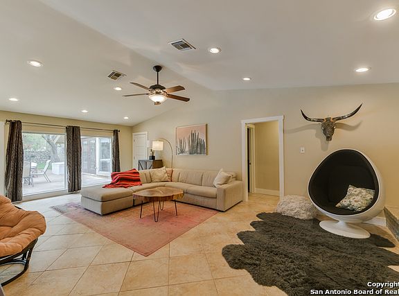4th image of 116 Northoak Dr
