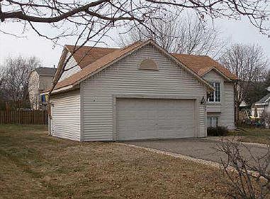 2nd image of 2944 Wimbledon Dr