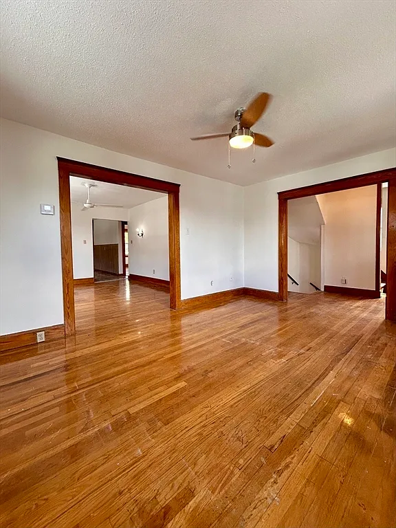 3 bed, 1.0 bath, 1800 sqft, $3,100 — Photo 1