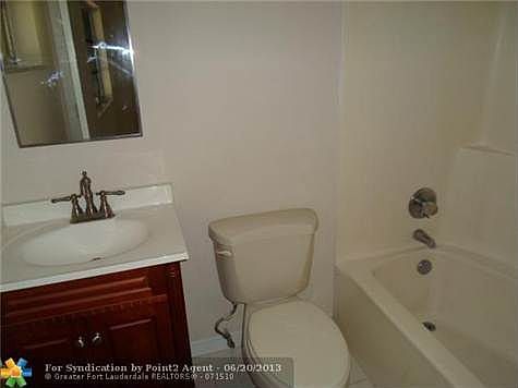 4th image of 422 Lakeside Dr APT 237