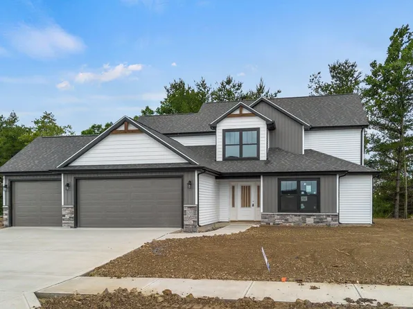 1293 Arthur Heights Dr, Fort Wayne, IN 46818