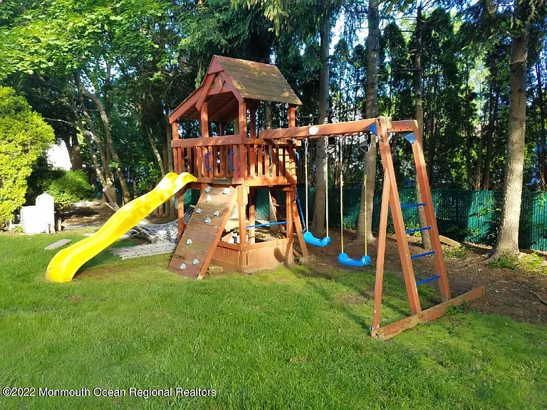 634 Westwood Ave — Photo 17