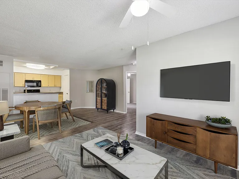 1 Bedroom - 1 Bed / 1 Bath - 709 Sq.Ft.