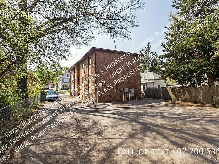 1938 Garfield St #4 — Photo 7