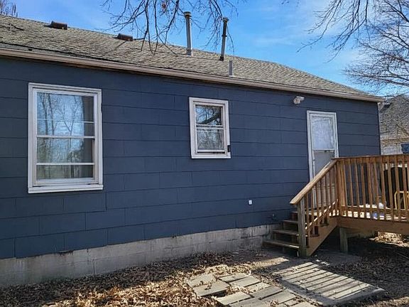 2nd image of 713 Ridgeway Ave