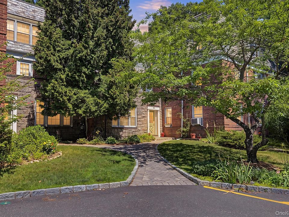 1st image of 104 Pinewood Rd #3C