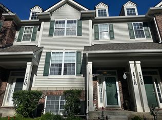 172 N East River Rd Unit R, Des Plaines, IL 60016