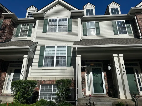 172 N East River Rd Unit R, Des Plaines, IL 60016