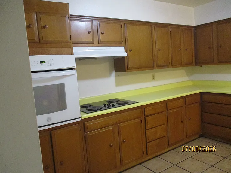 450 Crestmoor Rd — Photo 7