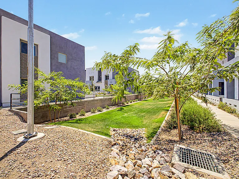 733 E Commonwealth Ave #27 — Photo 31