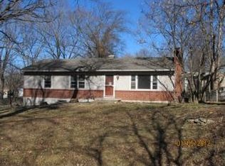 2900 NE 37th St, Kansas City, MO 64117