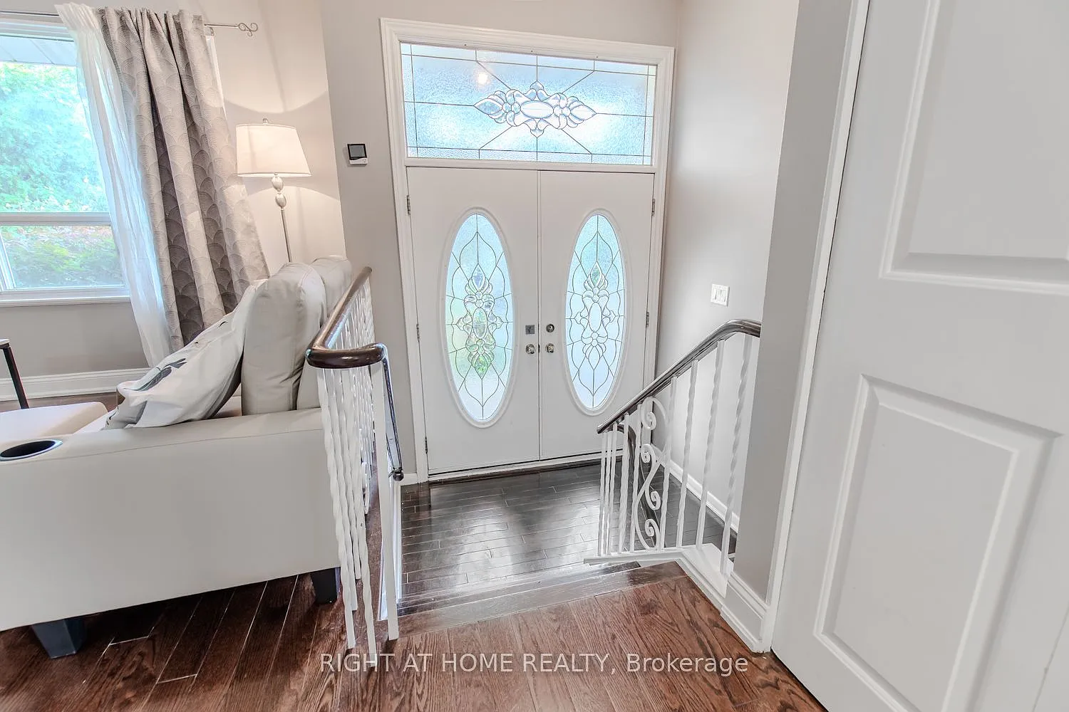 3 bed, $2,850 — Photo 2