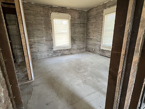 4th image of 302 N Holmes Ave