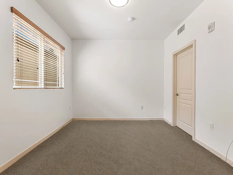 13439 Burbank Blvd — Photo 26