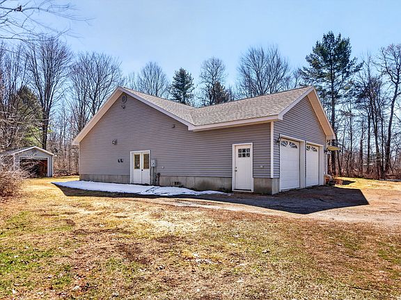 3rd image of 692 Battle Ridge Road