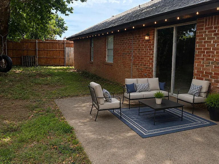 808 Mars Cir — Photo 12