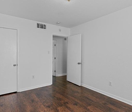 2nd image of 1004 S 5th St