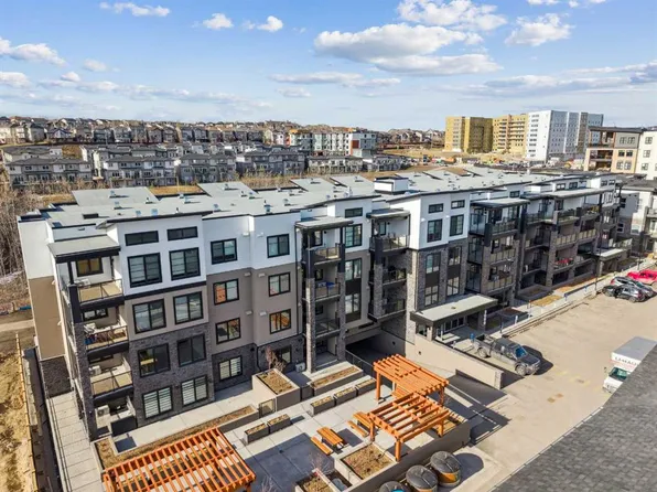 2117 E 81st St SW #2307, Calgary, AB T3H 3V8