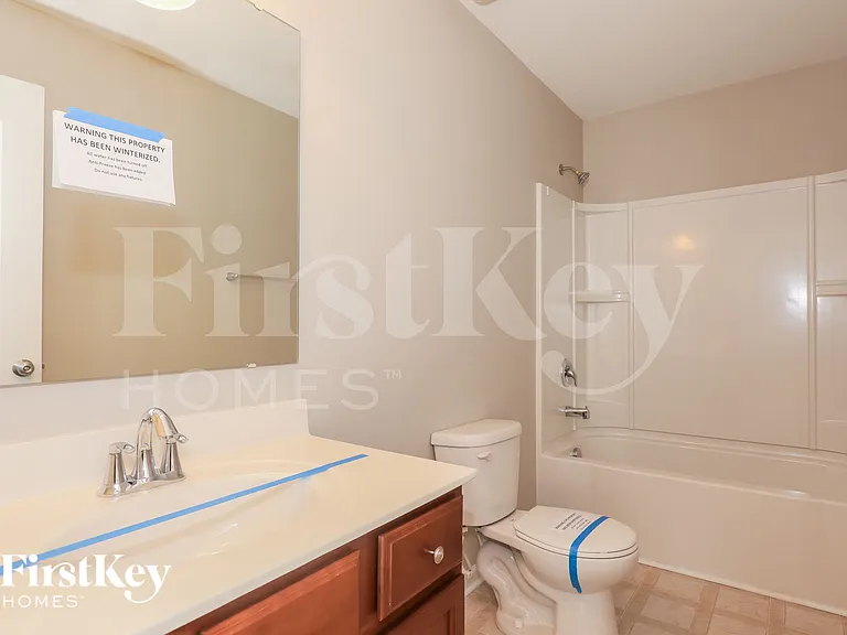 8008 April Ln — Photo 12