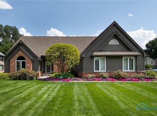 7434 Whispering Oak Dr, Sylvania, OH 43560