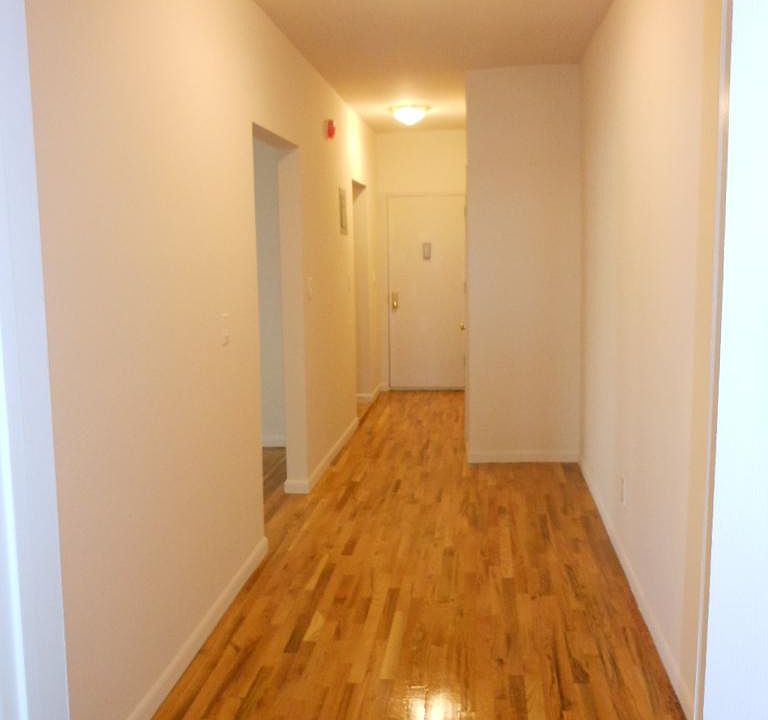 2nd image of 2875 Bainbridge Ave APT 5C