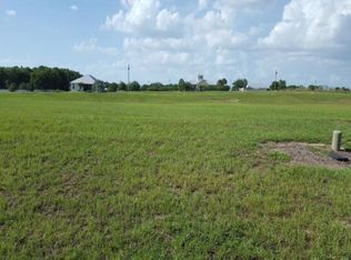 5717 Sanders Grove Cir, Okahumpka, FL 34762