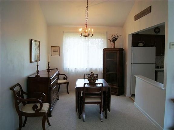 4th image of 6948 Greenbriar Dr