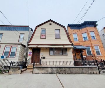 422 71st St, North Bergen, NJ, 07047